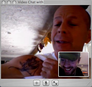 Bruce Willis usa iChat 1 Bruce iChat