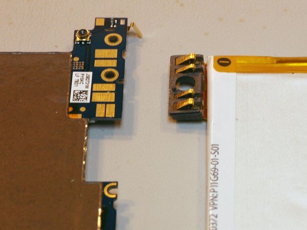 iPhone 3G fatto a pezzi 6 iphone 3g smontato 5