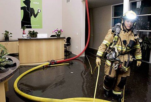 incendio-campus-cupertino Pompiere nel Campus di Cupertino