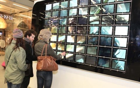 iPhone St. Pancras London Tomb Raider