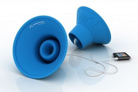 Tembo Trunks, degli speaker per amplificare il suono degli auricolari dell'iPhone 4 Tembo Trunks