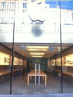 Apple Store UK svuotati