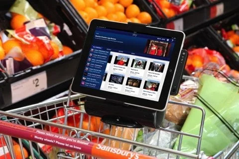 Sainsbury dock iPad carrelli per la spesa