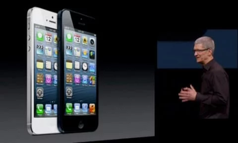 Tim Cook indice uno streaming con i dipendenti per congratularsi con loro 1 Tim Cook iPhone 5