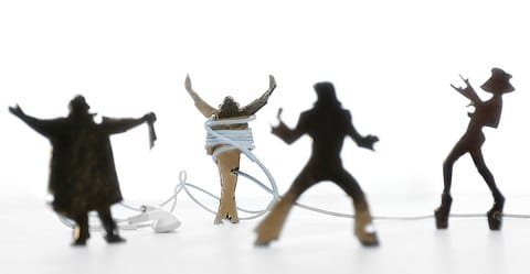 Pop Wrap, gli accessori personalizzati per arrotolare i cavi delle cuffie 1 Pop Wrap