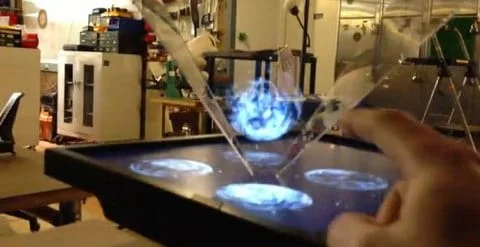 Leap Motion olografico