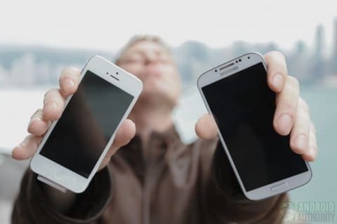 resistenza galaxy s4 vs iphone 5