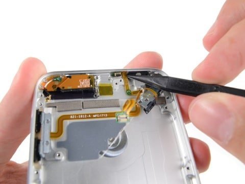 L'iPod Touch 5 fatto a pezzi 2 iPod Touch 16 GB smontato 4