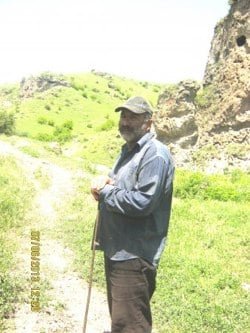 Questo mese Melamorsicata aiuta Artur dell'Armenia 1 Artur