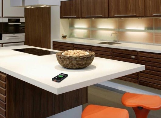 DuPont costruisce la scrivania che ricarica l'iPhone 3 DuPont Corian