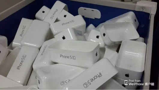 iPhone 5C da scatole di plastica. Ma perchè plastica? 1 iPhone 5C