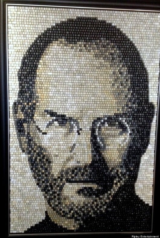 Quasi 6.000 tasti per il mosaico di Steve Jobs 1 Steve_Jobs_tasti