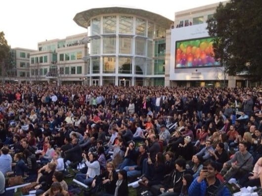 Per il 30 anni del Macintosh Apple organizza un concerto e un poster speciale 2 festa 30 anni Macintosh