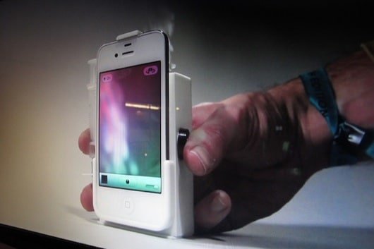 Smoke Messaging Service, il case per mandare messaggi di fumo con l'iPhone 1 Smoke Messaging Service