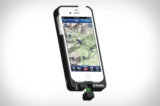 TopoCharger, la custodia per iPhone con batterie e mappe toponomastiche 1 TopoCharger