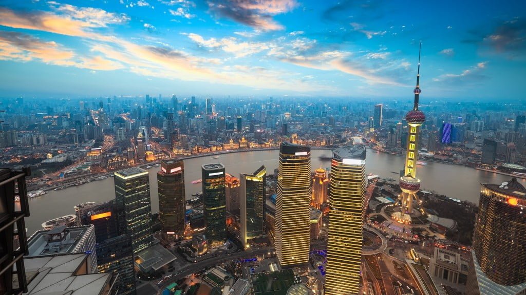 Inaugurato l'Apple Store di Shanghai 1 Sfondo: Standing at the top of Shanghai Jinmao Tower