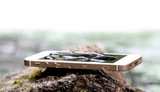 iPhone impermeabile