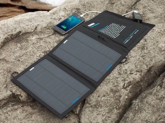 Un carica iPhone ad energia solare prodotto da Anker 1 Caricatore energia solare Anker