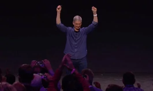 Tim Cook riceve 760.000 $ al mese di stipendio 1 Tim Cook Keynote