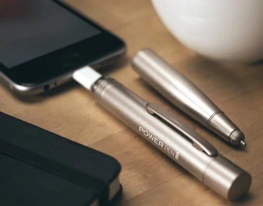 Power Pen, una penna con batteria per iPhone integrata 1 Power Pen