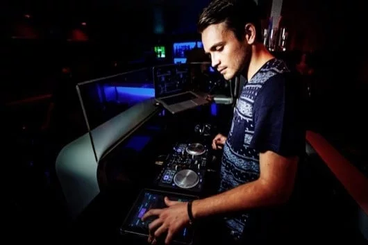 Hercules Universal DJ 1