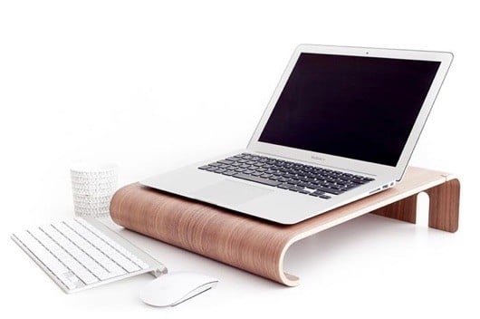 Wall Desk 2.0, un leggio per MacBook 1 Wall Desk 2.0