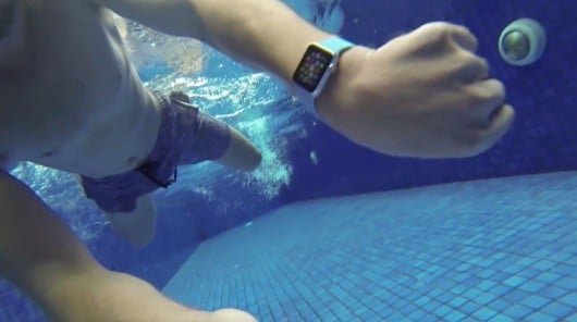 Apple Watch piscina