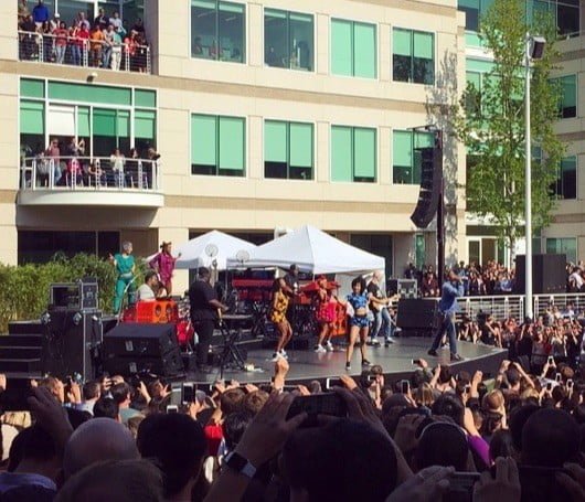 Pharrel Williams ha tenuto un concerto nel campus di Cupertino 1 Pharrel Williams Cupertino