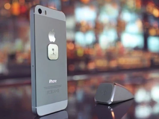 Neutron A, lo stand magnetico per auto e iPhone 1 Neutron A