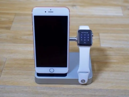 Belkin Charge Dock, un dock elegante per ricaricare iPhone e Apple Watch 1 Belkin Charge Dock