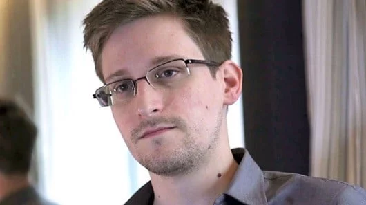 Edward Snowden: l'FBI sa come sbloccare l'iPhone 1 Edward Snowden