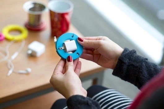 Smart-Spool, un semplice accessorio per arrotolare i cavi dell'iPhone 1 Smart-Spool
