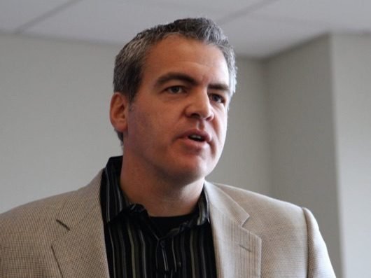 Bob Kupbens, vice presidente degli Apple Store, lascia Apple 1 Bob Kupbens