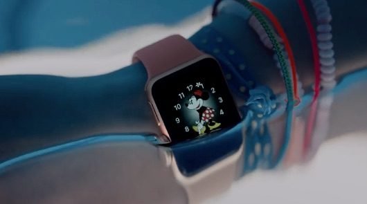 Apple copre di un altro anno i primi Apple Watch, ma non ufficialmente 1 spot Apple Watch 2