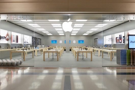 Svaligiato l'Apple Store di Rozzano 1 Apple Store Fiordaliso