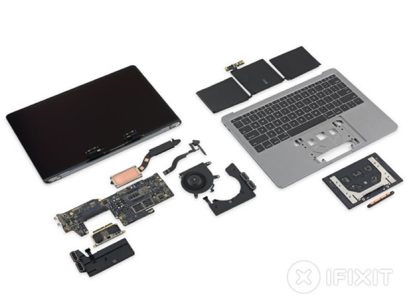 iFixIt smonta il MacBook Pro del 2016 1 iFixIt MacBook Pro