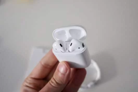 Come resettare le AirPods 1 AirPods