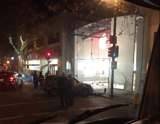 Ladri derubano Apple Store a pochi passi da Cupertino 1 apple store palo alto