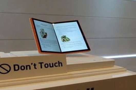 LG venderà display pieghevoli e Apple è tra gli acquirenti 1 smartphone libretto