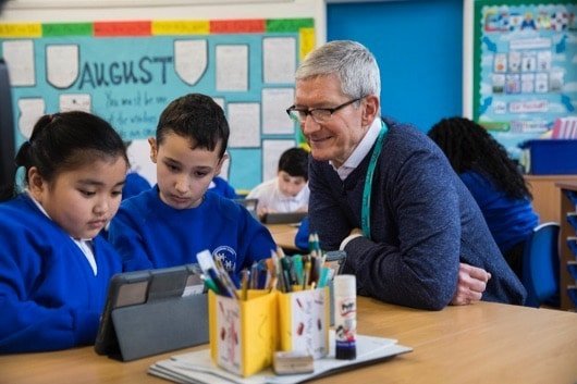 Tim Cook studenti