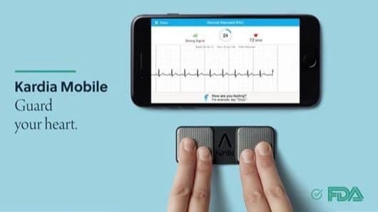 Kardia, l'accessorio di AliveCor per monitorare il cuore 1 Kardia