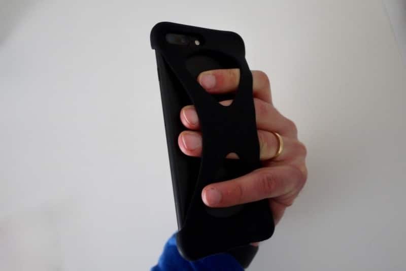 Recensione di Palmo, la custodia per iPhone che permette di usarlo con una sola mano 1 Palmo