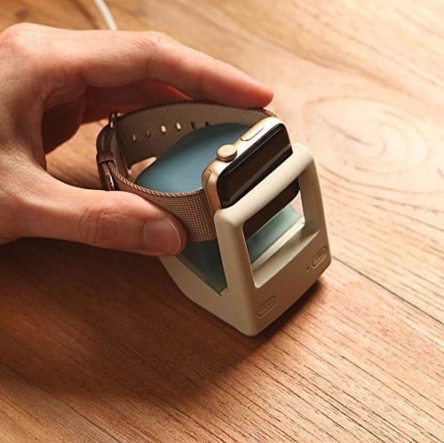 Recensione W4 Stand di Elago per Apple Watch che imita l'iMac G3 1 W4 Stand di Elago