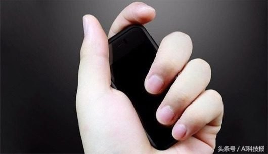 Il mini iPhone 7 Plus esiste ma è falso 1 Mini iPhone 7 Plus