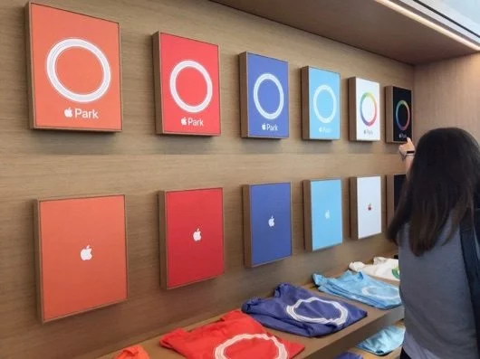 Le t-shirt acquistabili nell'Apple Park 1 T-shirt Apple Park