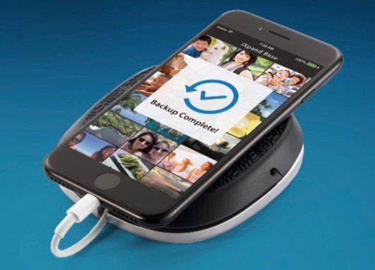 iXpand Base, il dock di ricarica di SanDisk che effettua anche il backup dell'iPhone 1 iXpand Base