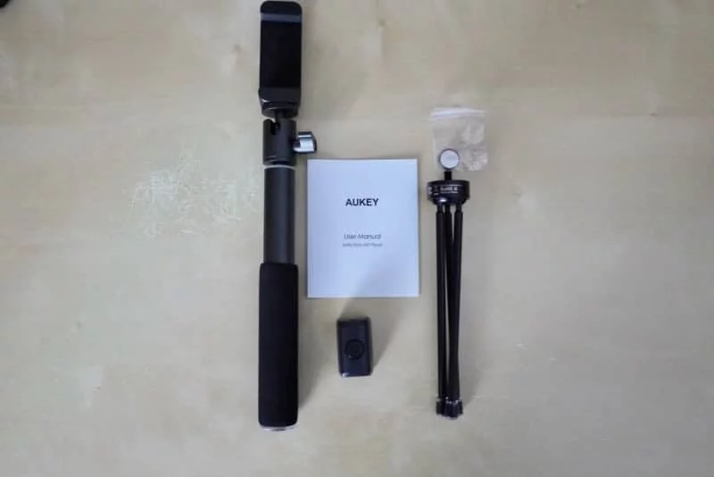 Recensione del bastone per i selfie di Aukey con telecomando bluetooth 1 Aukey Bastone Selfie