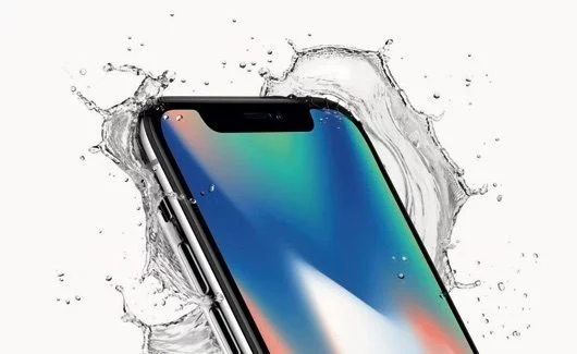 La mancata truffa italiana degli iPhone X da Mediaworld 1 iPhone X acqua