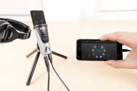Apogee Mic Plus, il microfono da scrivania che si collega agli iPhone e iPad 1 Apogee Mic Plus