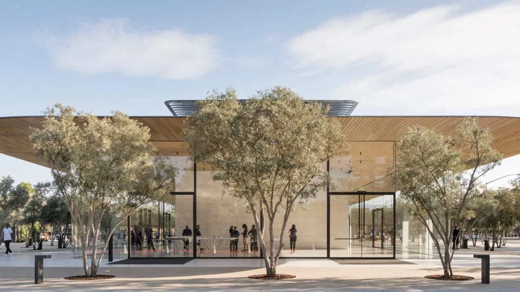 Apple ha inaugurato l'Apple Park Visitor Center, ecco le foto e video 1 Apple Park Visitor Center